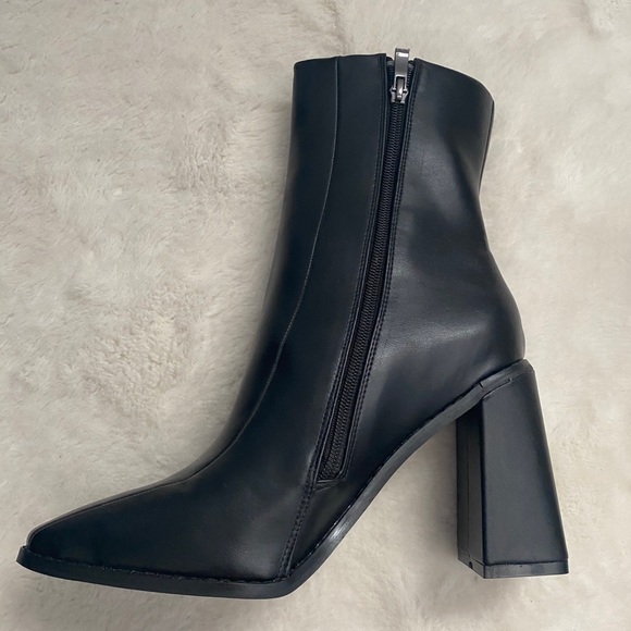 Nasty Gal Square Up Sock Boot - Picture 5 of 9